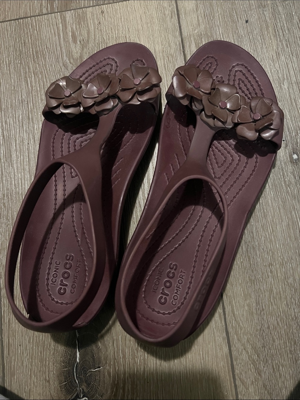 CROCS Women's Burgundy Floral Slingback Sandals